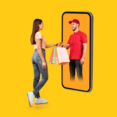 Telefondaki kurye bayana alışveriş torbası veriyor, kolaj.