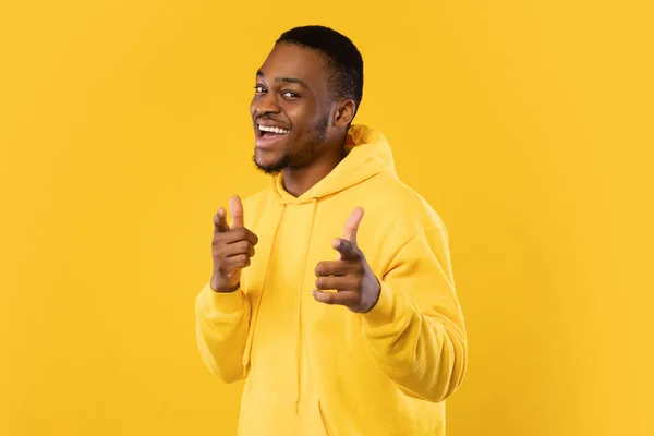 Black Man Pointing Fingers To Camera With Both Hands, Studio — Stock Photo, Image