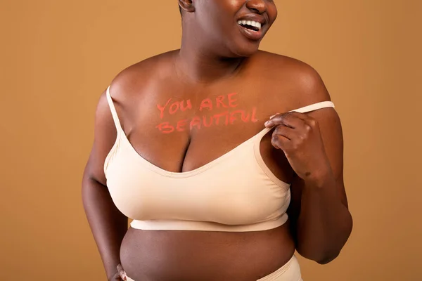 Closeup Of Curvy Smiling Black Woman In Underwear Posing — Stock Photo, Image