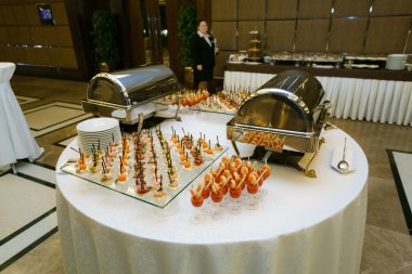 Catering - tablo çeşitli aperatifler, kanepe ve appetize ile servis