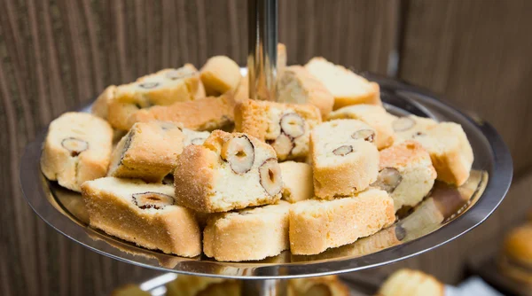 Catering - serveras plattan med biscotti mandel kex — Stockfoto