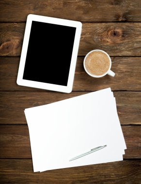 Tablet PC kahve ve kağıt