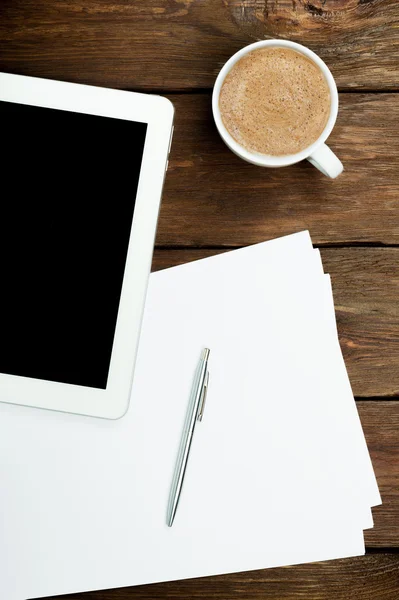 Tablet PC kahve ve kağıt