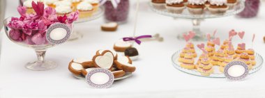 Festival şeker bar masa buiscuits ile devam eder.