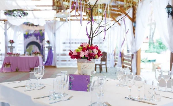 Dekoracja stołu uroczysty elegancki ślub — Zdjęcie stockowe