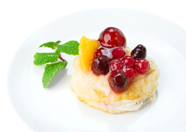 Restaurant food isolated - fruit berry puff pastry — Stock Photo, Image