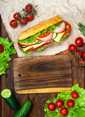 Gıda tasarım - et ve sebze Wood ile sandviç