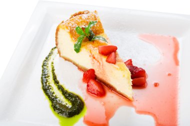 Restoran tatlı - cheesecake taze çilek ile