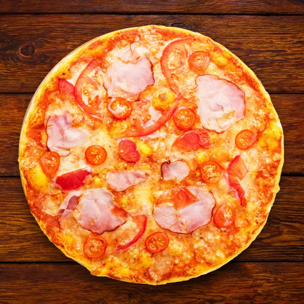 Delicious pizza with bacon and cherry tomato — Stock Photo, Image