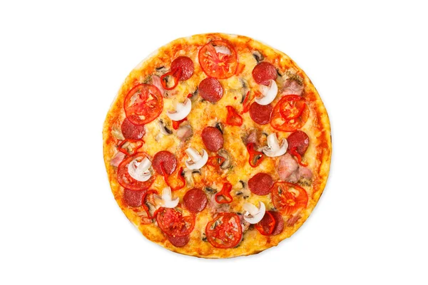 Deliziosa pizza con funghi, peperoncino e salame piccante — Foto Stock