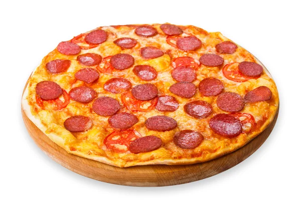 Deliziosa pizza con salame piccante e pomodori — Foto Stock