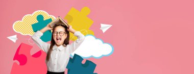 Gözlük takan neşeli bir çocuk, renkli yapboz parçaları ve neşeli bulutlarla çevrili bir kitabı başının üstünde tutarken görülüyor. Bu neşeli sahne eğlenceli bir okul atmosferini temsil ediyor..