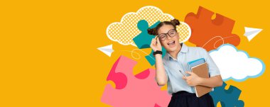 Neşeli bir çocuk elinde kitap ve bir defter tutarken gülümsüyor. Etrafı renkli bulmaca parçaları ve bulutlarla çevrili. Hayat dolu arka plan okul çevresine enerji katıyor, eğlenceli öğrenmeyi vurguluyor..