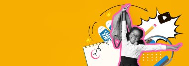 Neşeli bir çocuk, yaratıcılığı ve eğitimi temsil eden renkli unsurlarla çevriliyken neşesini ifade eder. Ayarda ayakkabılar, bir defter ve okul malzemeleri de dahil olmak üzere oyuncu grafikler yer alıyor..