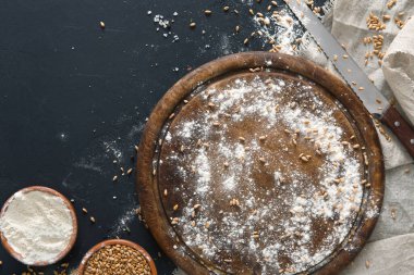 Arka plan pişirme, gemide ihbarı un. Ekmek pasta ve evde ekmek yapma kavramı. Kopya alanı