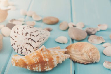 Deniz üstünde mavi ahşap, deniz tatil arka plan yer üstünde ahşap plakalar