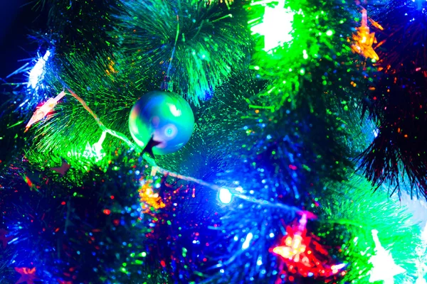 Noel ağacı yakından