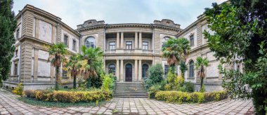 Mordvinov 'un evi - sonbaharda kontun Yalta' daki sarayı.