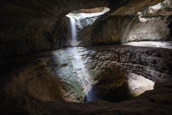 达吉斯坦 萨尔丁斯基地下瀑布自然地标 — 图库照片