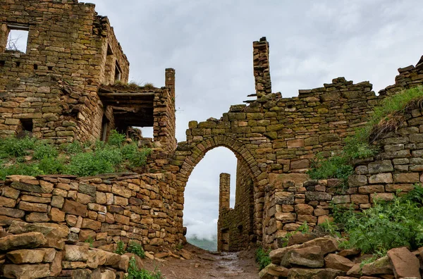 Gamsutl - Dağıstan 'da kasvetli bir akşamda hayalet