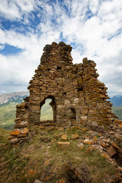 Riuns Vieja Torre Donifarsom Desfiladero Digorsky Osetia Del Norte — Foto de Stock