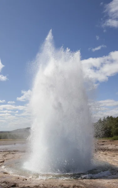 Gran géiser en Islandia — Foto de Stock