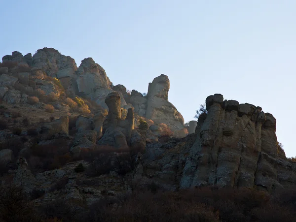 Скелі в ранковому світлі — стокове фото