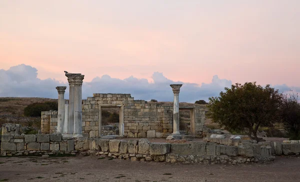 Amanecer en la antigua ciudad de Hersonissos — Foto de Stock