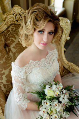 güzel sarışın gelin