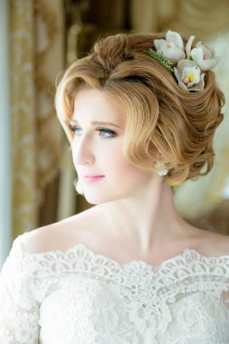 güzel sarışın gelin