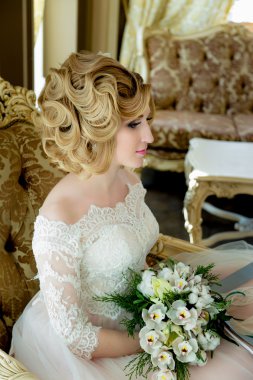 güzel sarışın gelin