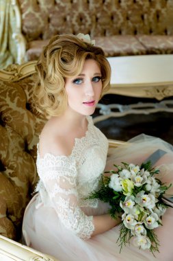 güzel sarışın gelin