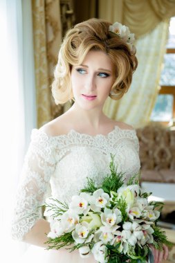 güzel sarışın gelin