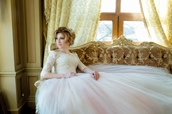 güzel sarışın gelin