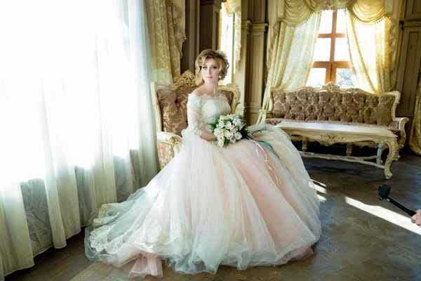 güzel sarışın gelin