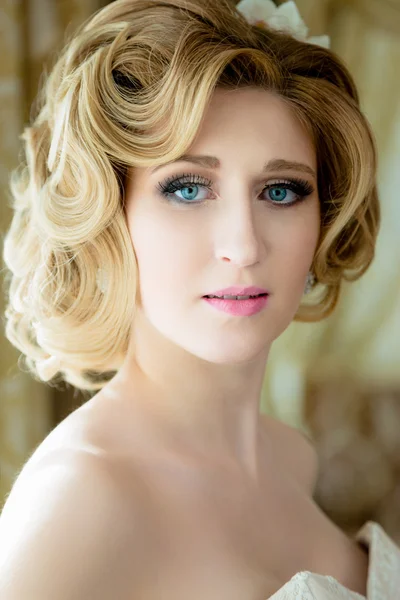 güzel sarışın gelin