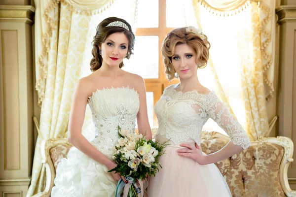 Güzel gelinler düğün makyaj ile