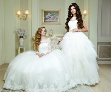 Güzel gelinler düğün makyaj ile