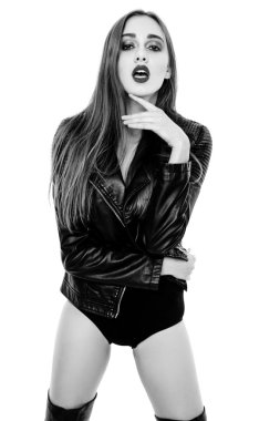 kadın siyah deri ceket