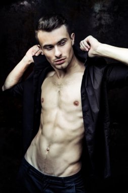 atletik erkek fitness modeli