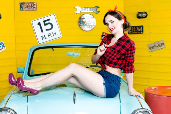 Woman With Pinup Style — Stock Photo, Image