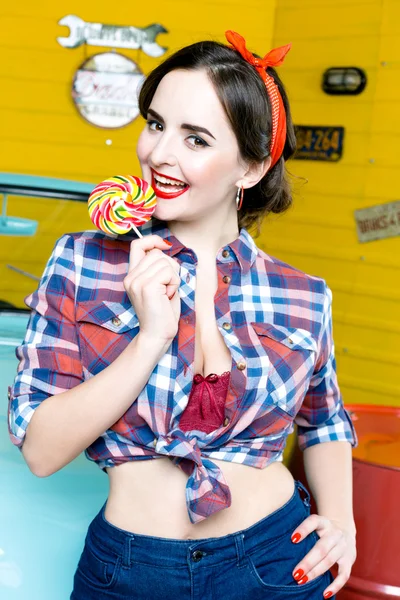 Vrouw met de stijl van de ee bedrijf lollipop — Stockfoto