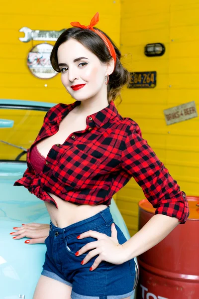 Mulher com pinup estilo — Fotografia de Stock