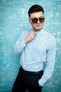 çekici hipster adam