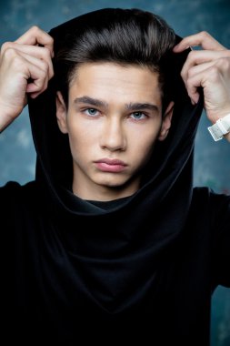 genç yakışıklı genç çocuk