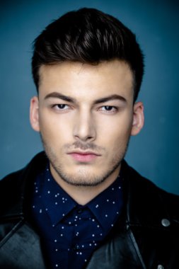 portre çekici hipster adam