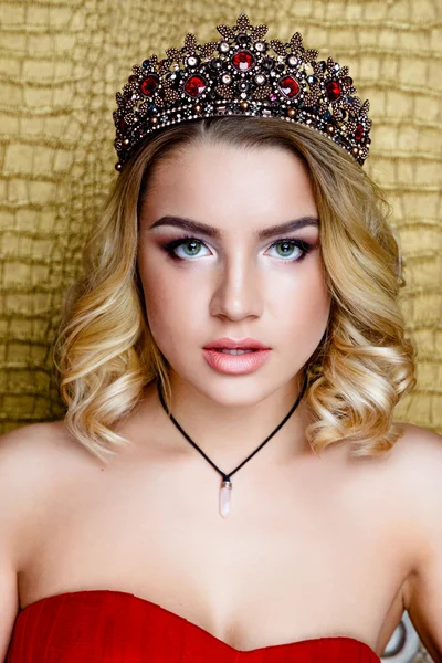 genç güzellik kraliçesi