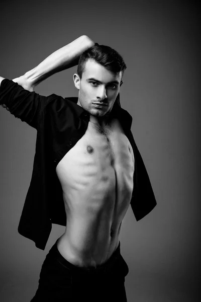 Sexy jeune homme de mode — Photo