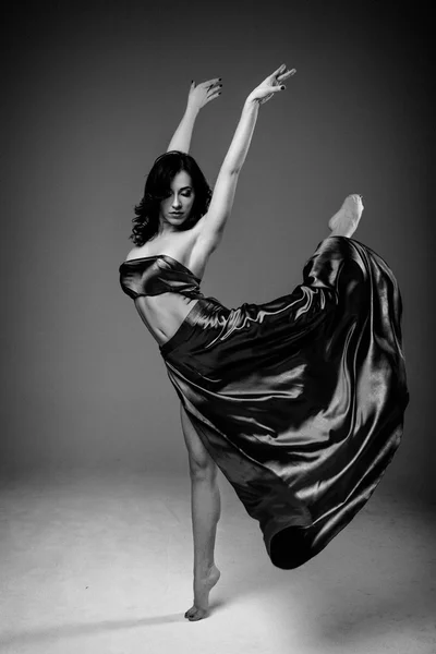 Woman dancer wearing blue skirt — Stock Photo, Image