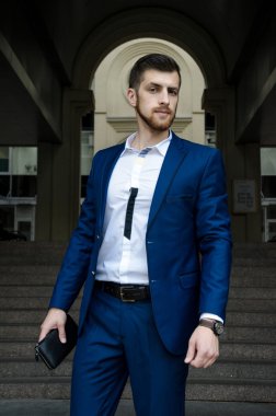 Yakışıklı erkek ceketi